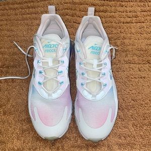 WMNS Air Max 270 React SE Size 11